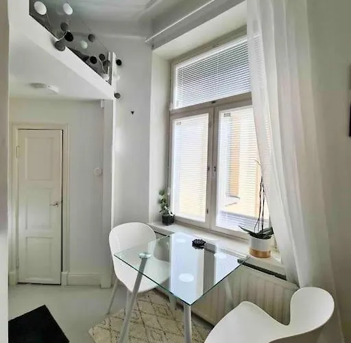Stylish In Downtown Апартаменты *